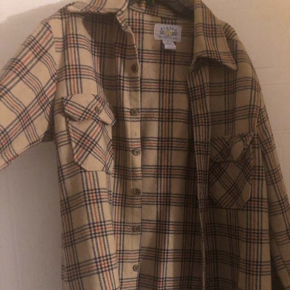 Men’s plaid shirt size Med
